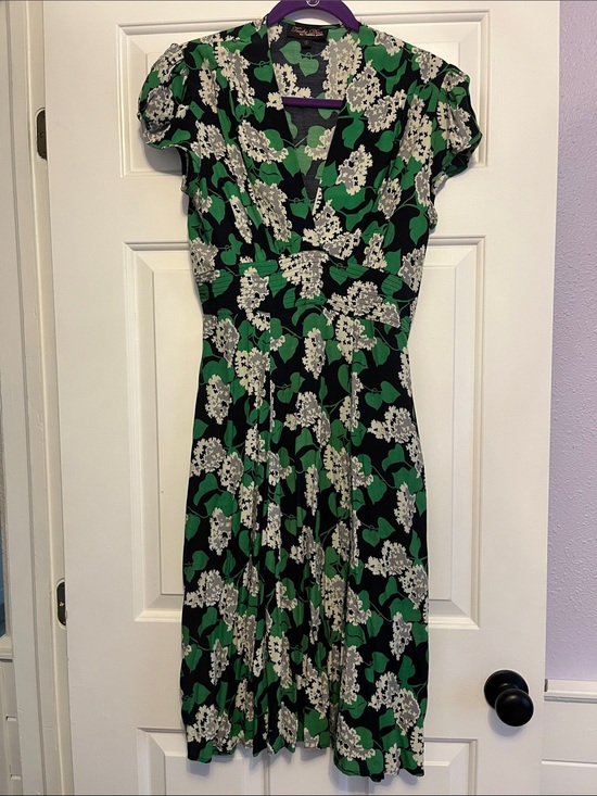 Trashy Diva Dresses & Skirts - Trashy diva crepe Myrtle Ashley dress